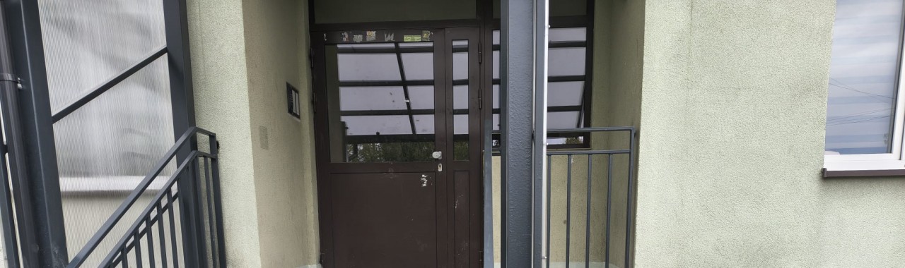 Remont schodów wejściowych przy ul. Srebrnej 13 w Miasteczku Śląskim