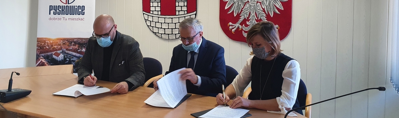 Podpisanie umowy na realizację budowy dwuklatkowego budynku mieszkalnego w Pyskowicach przy ul. Poniatowskiego
