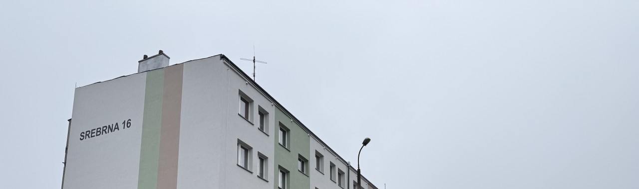 Postęp prac termomodernizacyjnych na budynku przy ul. Srebrnej 16 w Miasteczku Śląskim